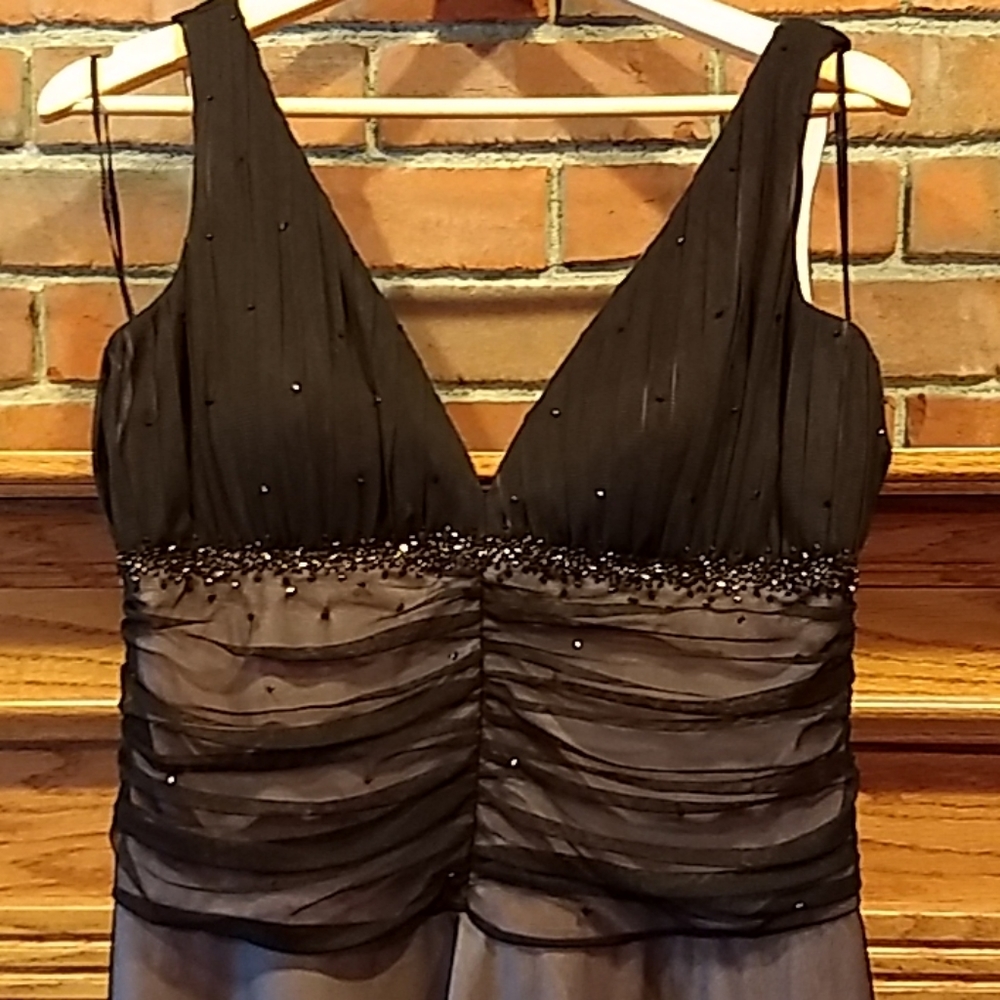 EUC Sz 8 JS boutique brown/nude dress
